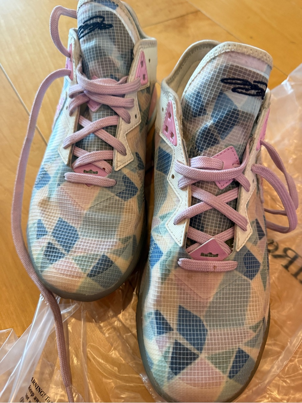 Nike Girls Pastel Pink & Blue Patterned Sneakers